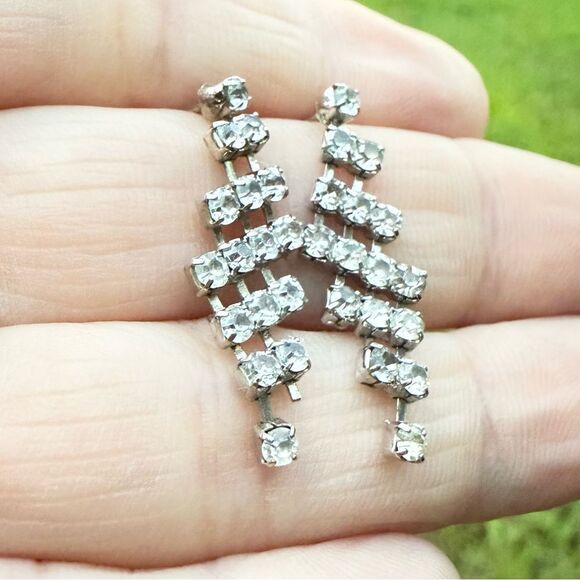 WOMEN’S SILVER RHINESTONE CASCADING STUD EARRINGS – ELEGANT EVENING STYLE - Picture 9 of 12